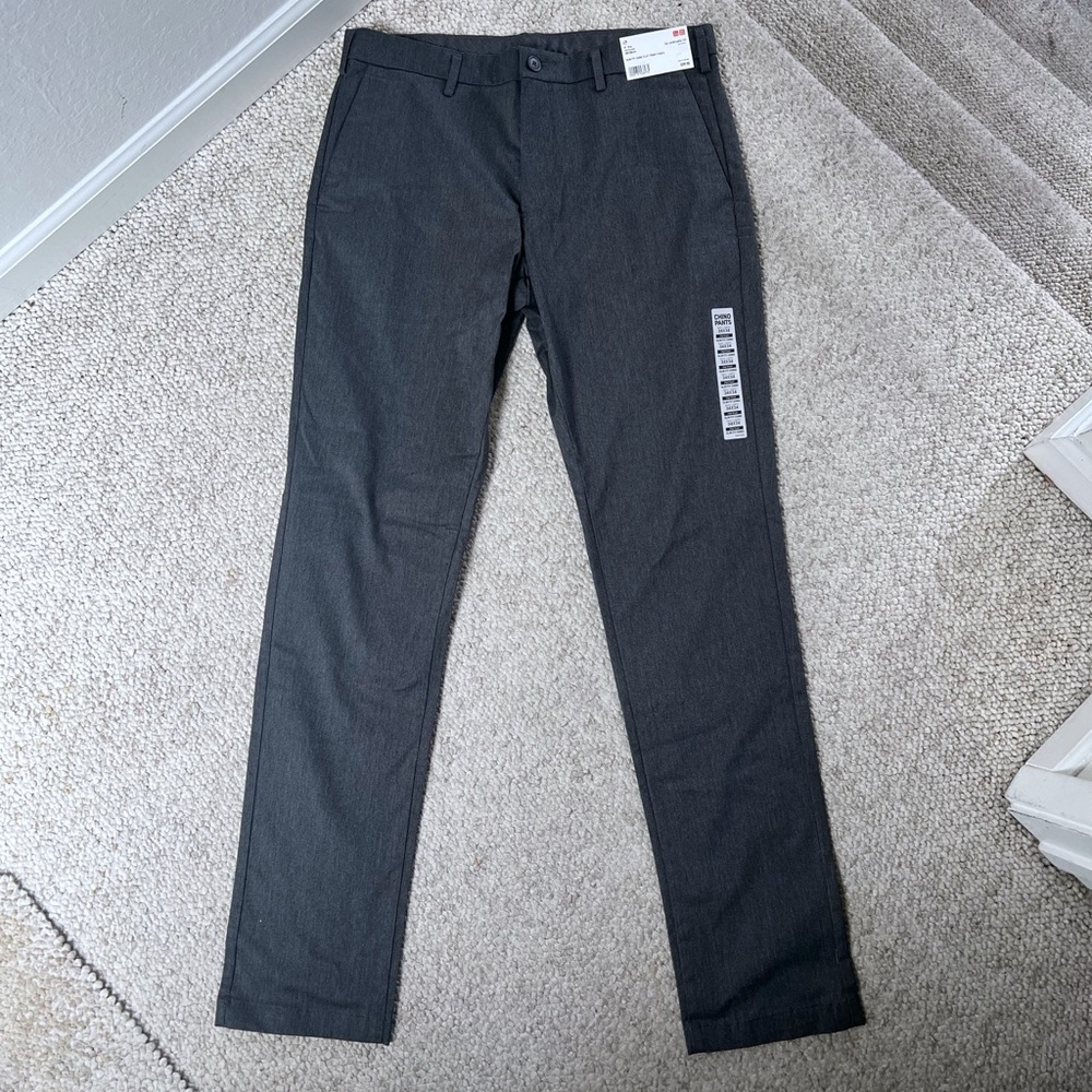 🆕 Men’s Uniqlo Slim Fit Front Flat Chino Pants in Dark Gray Grey